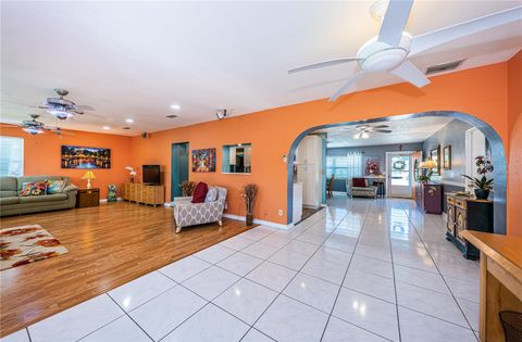 Single Family Residence in SEMINOLE FL 13747 BERMUDA DRIVE 38.jpg