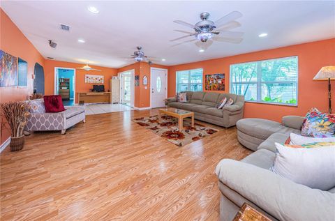 Single Family Residence in SEMINOLE FL 13747 BERMUDA DRIVE 5.jpg