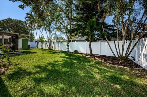 Single Family Residence in SEMINOLE FL 13747 BERMUDA DRIVE 19.jpg