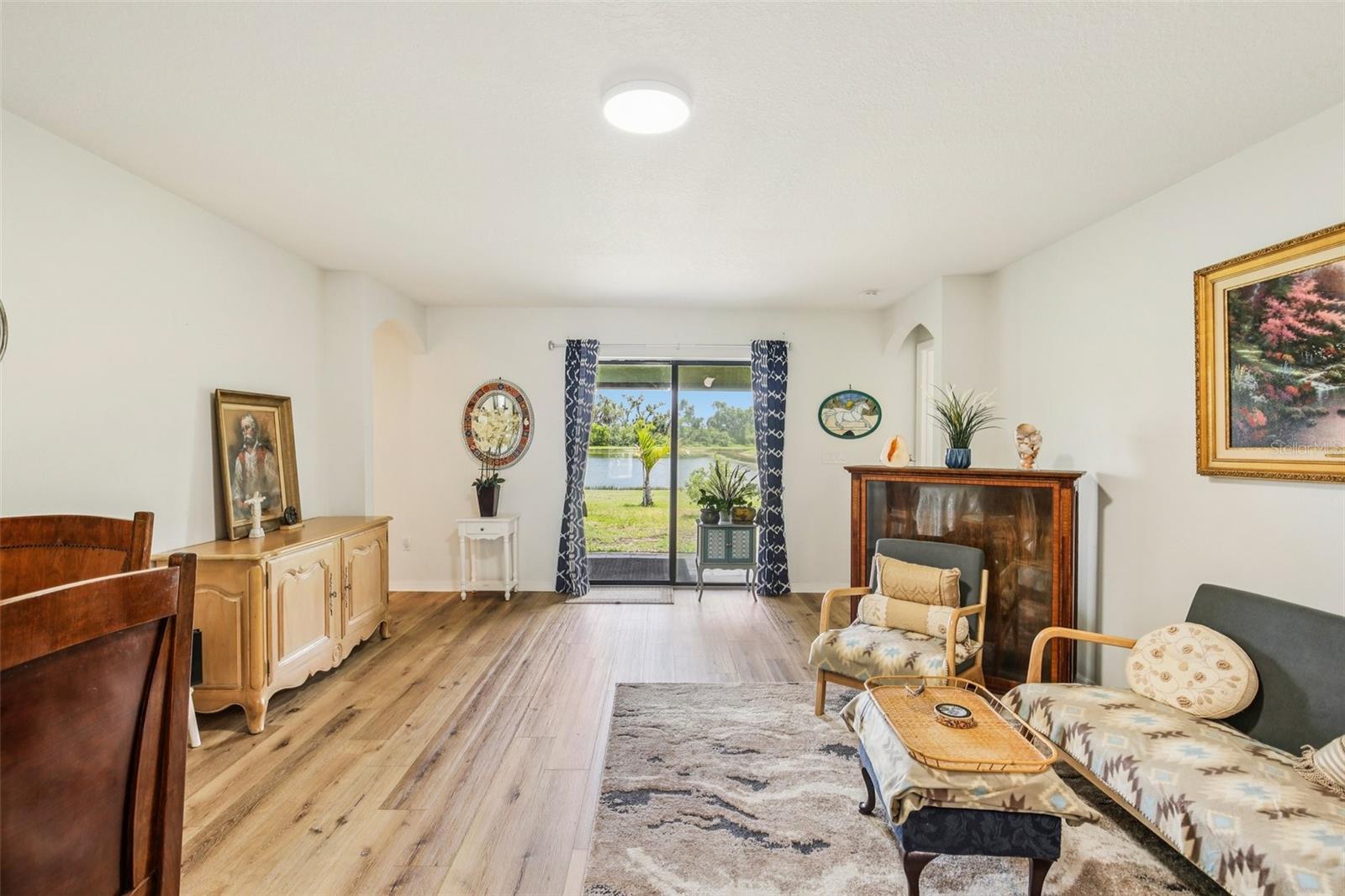 636 CHATHAM WALK DRIVE