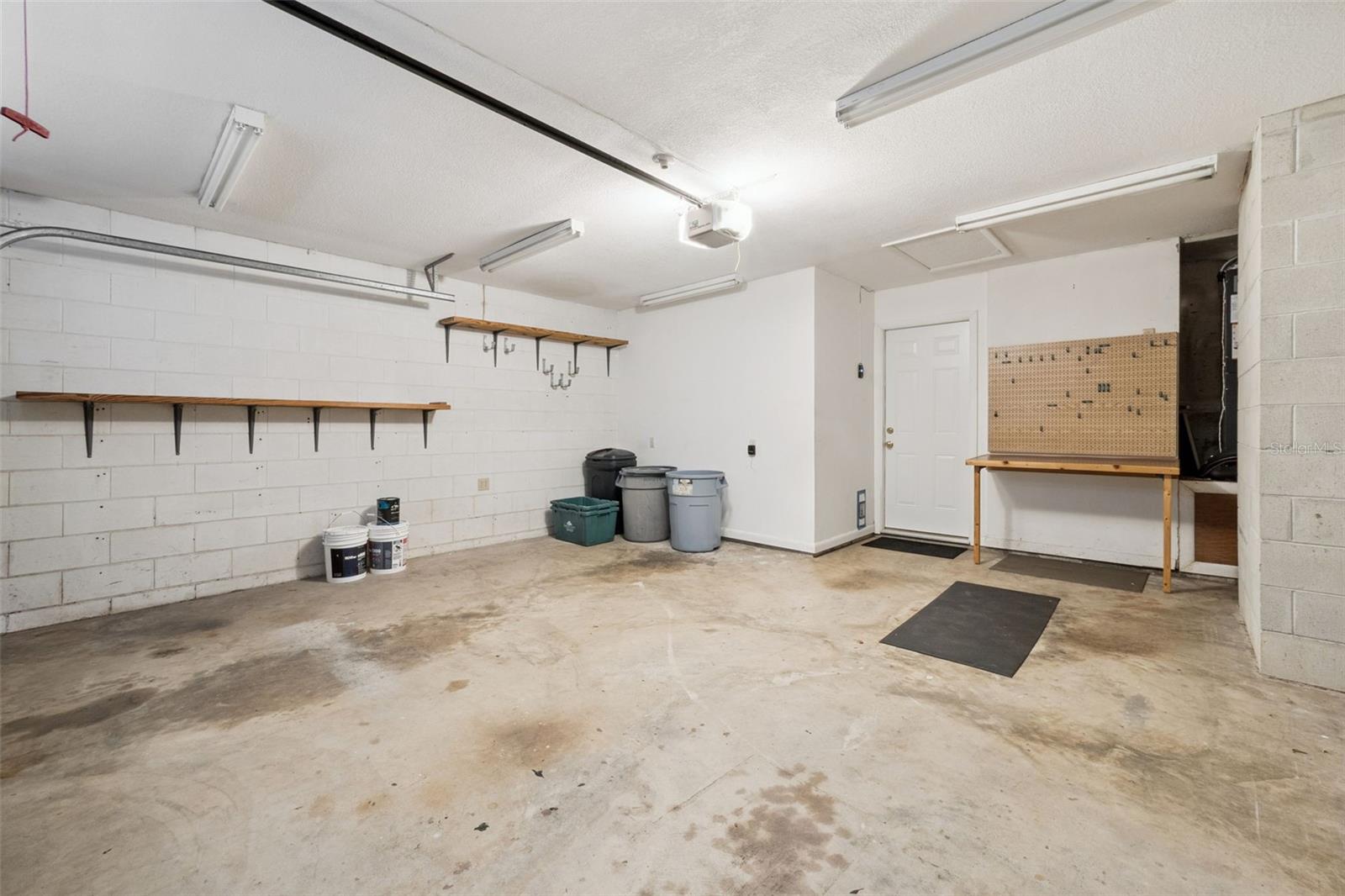 ROBIN HILL - Residential