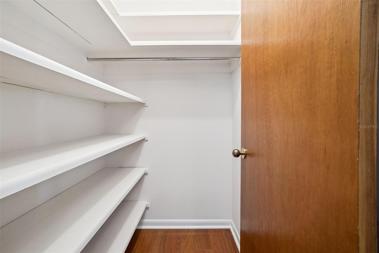 ROBIN HILL - Residential