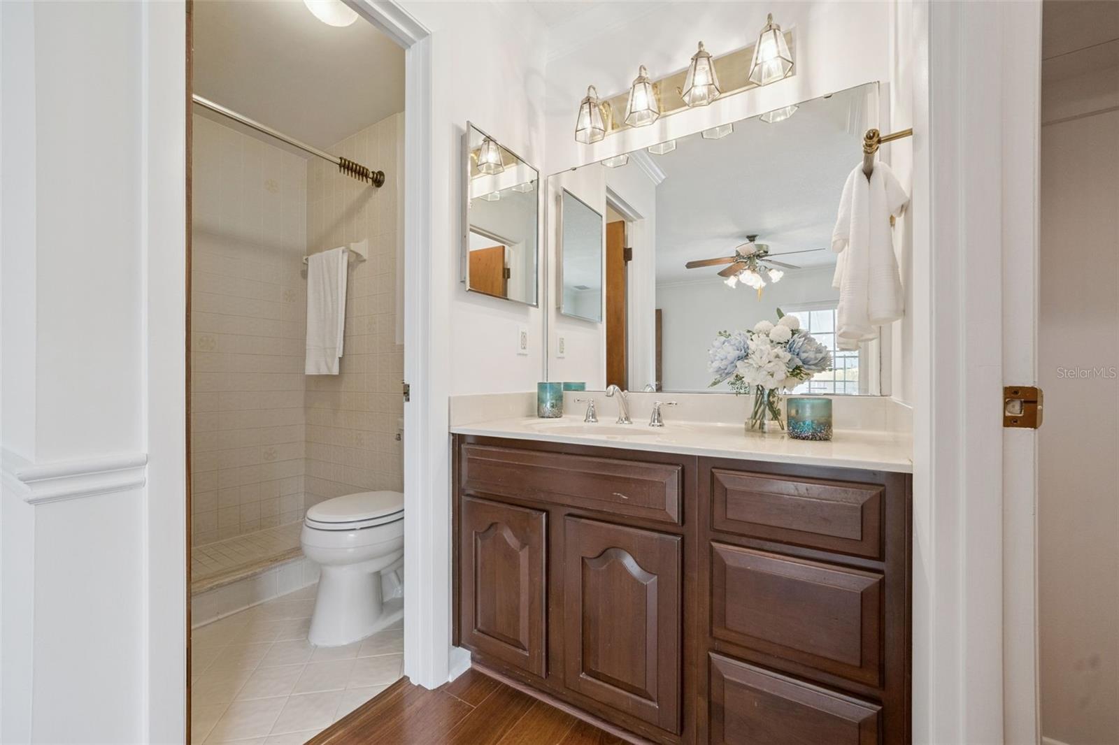 ROBIN HILL - Residential