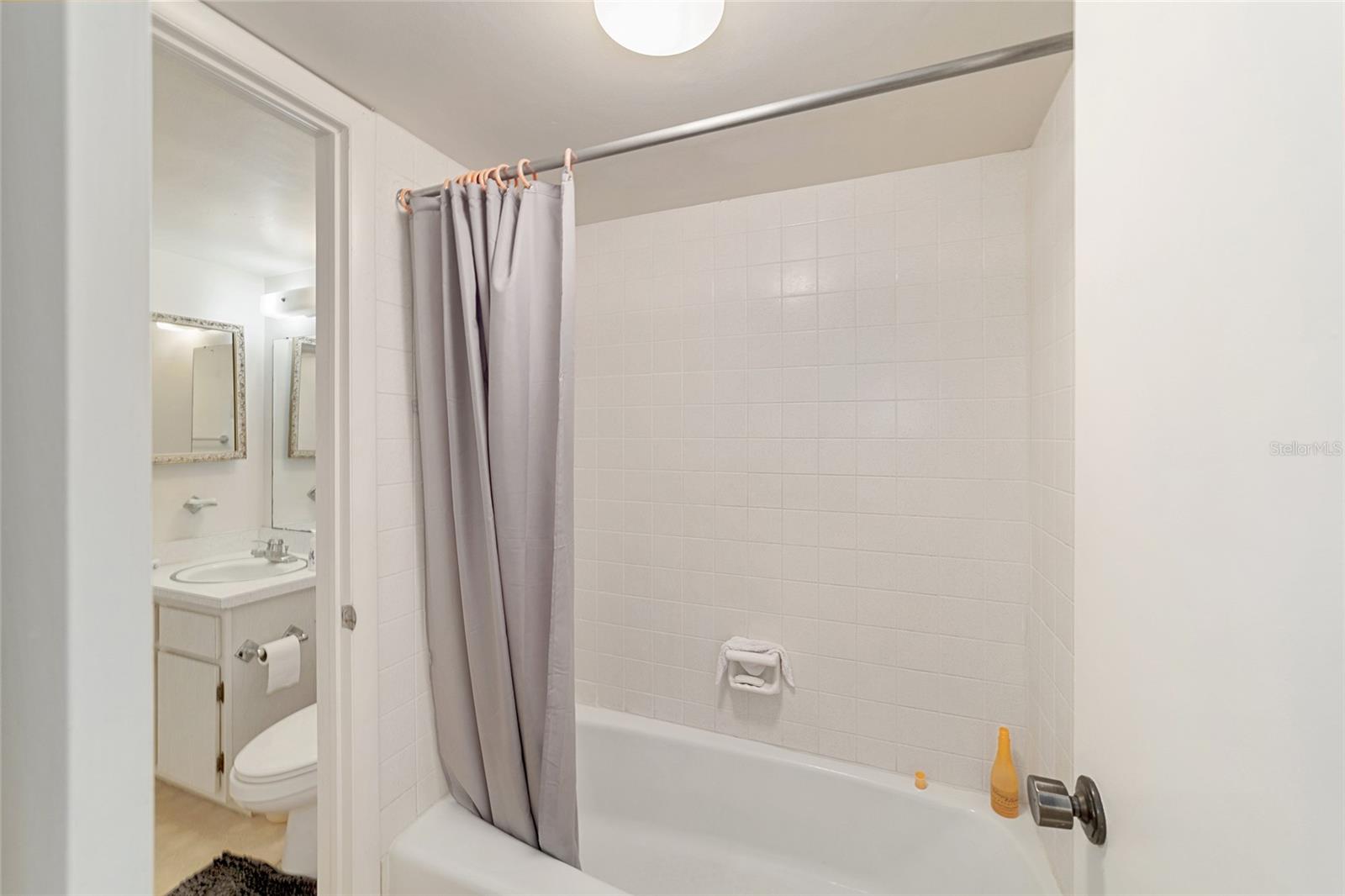 LIVE OAK VILLAGE CONDOMINIUM - Residential