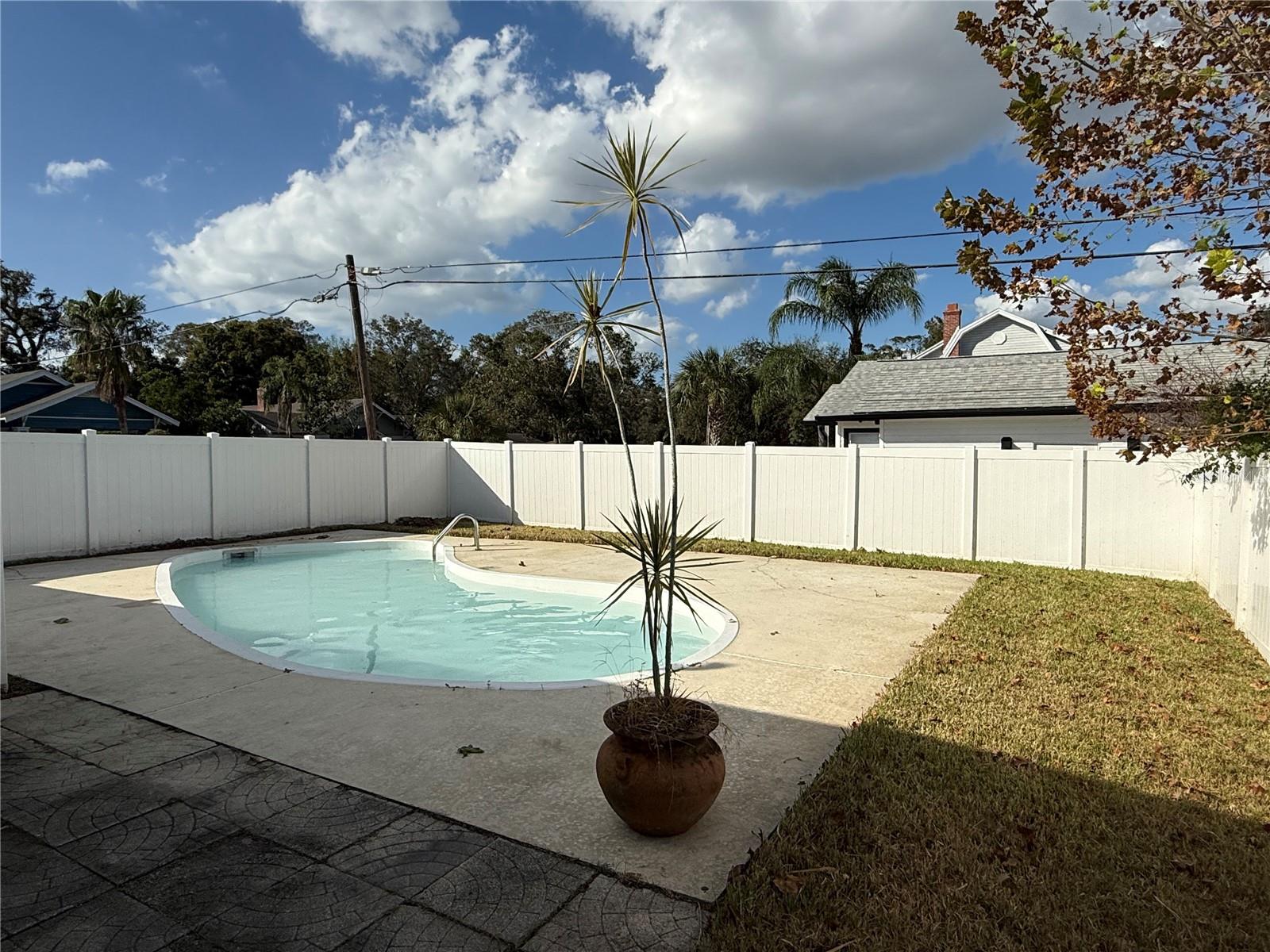 401 N LINCOLN AVENUE