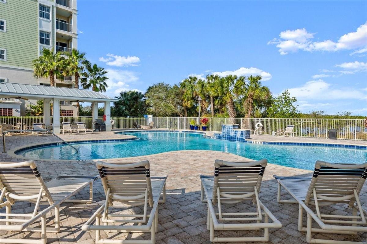 2 RIVERWALK DRIVE 402