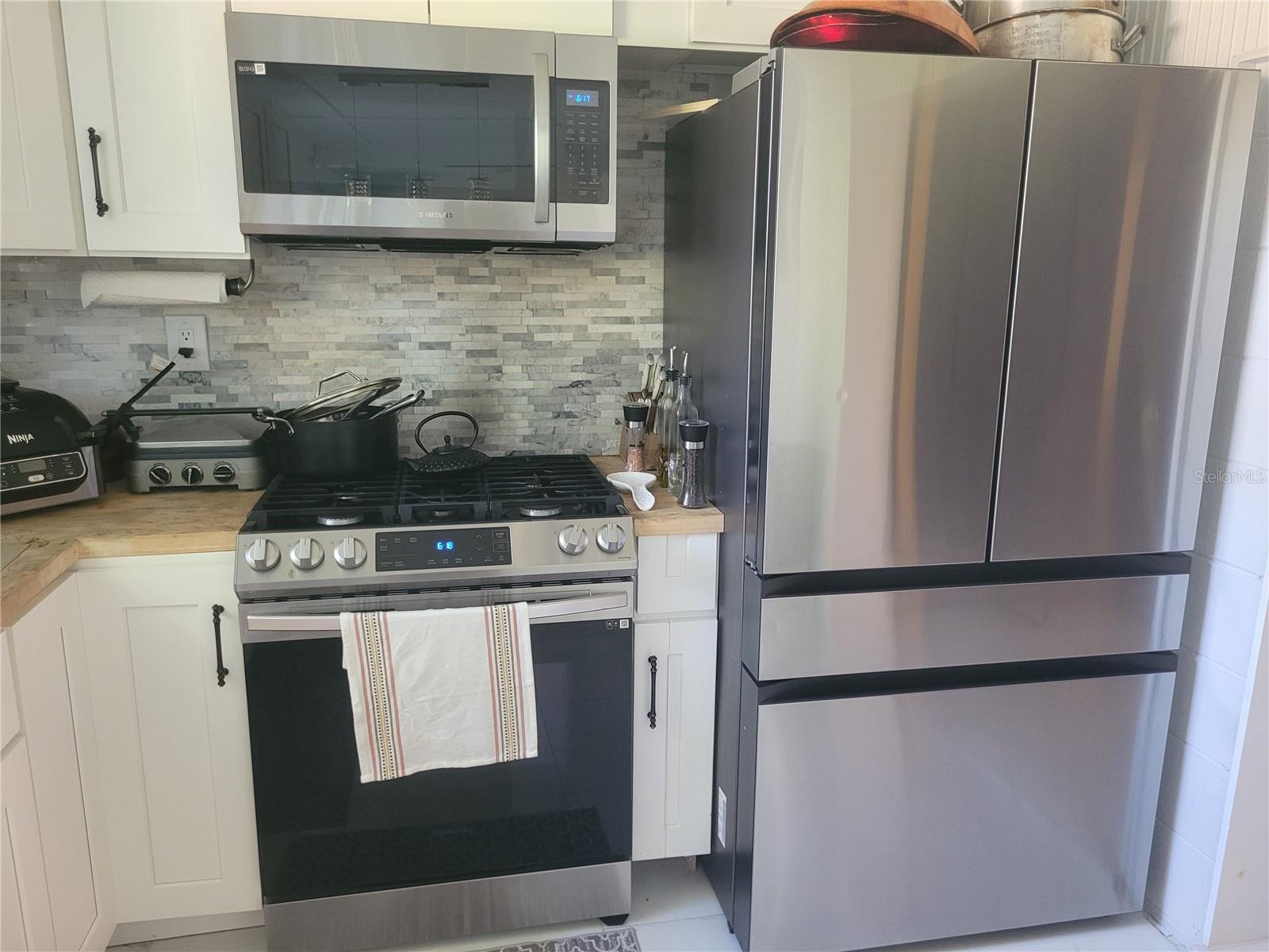 HICKORY HILL RETREATS UNIT 03 - Residential