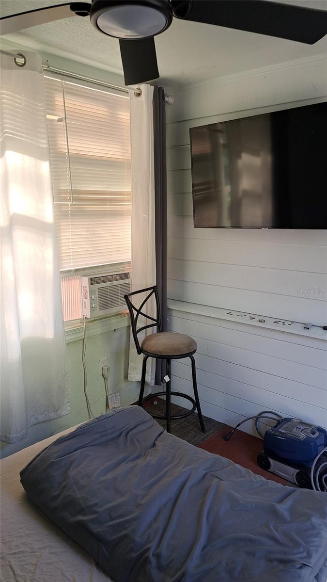 HICKORY HILL RETREATS UNIT 03 - Residential