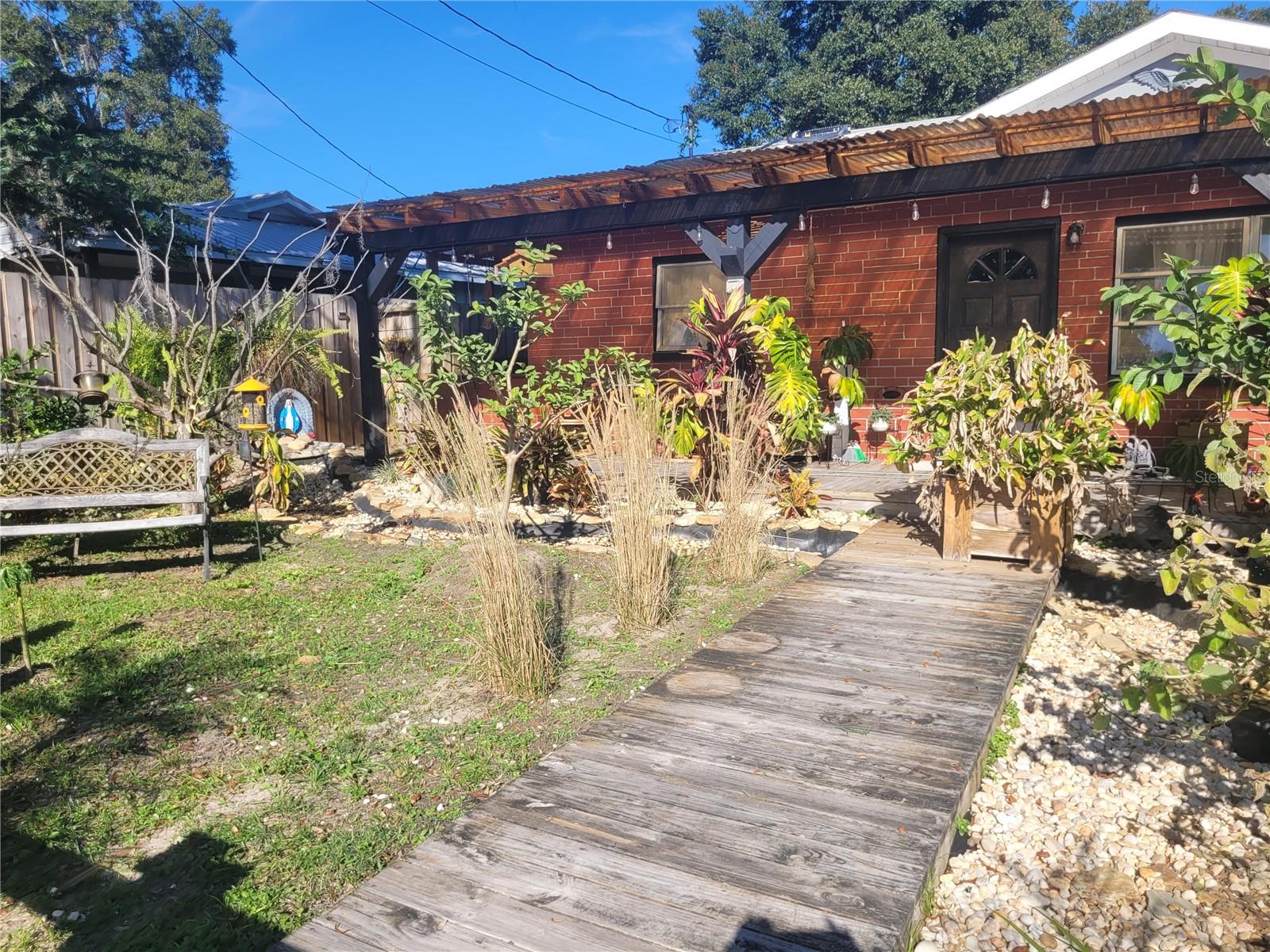 HICKORY HILL RETREATS UNIT 03 - Residential