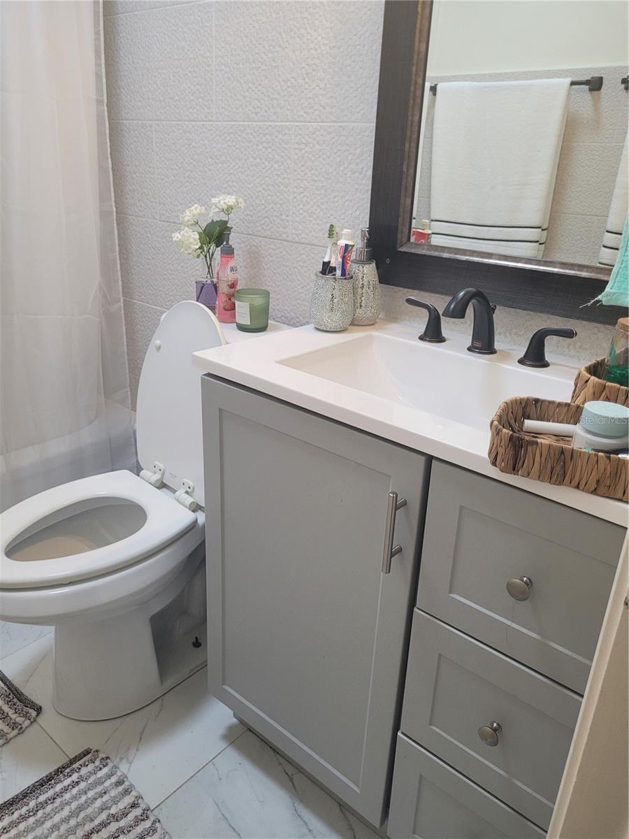 HICKORY HILL RETREATS UNIT 03 - Residential