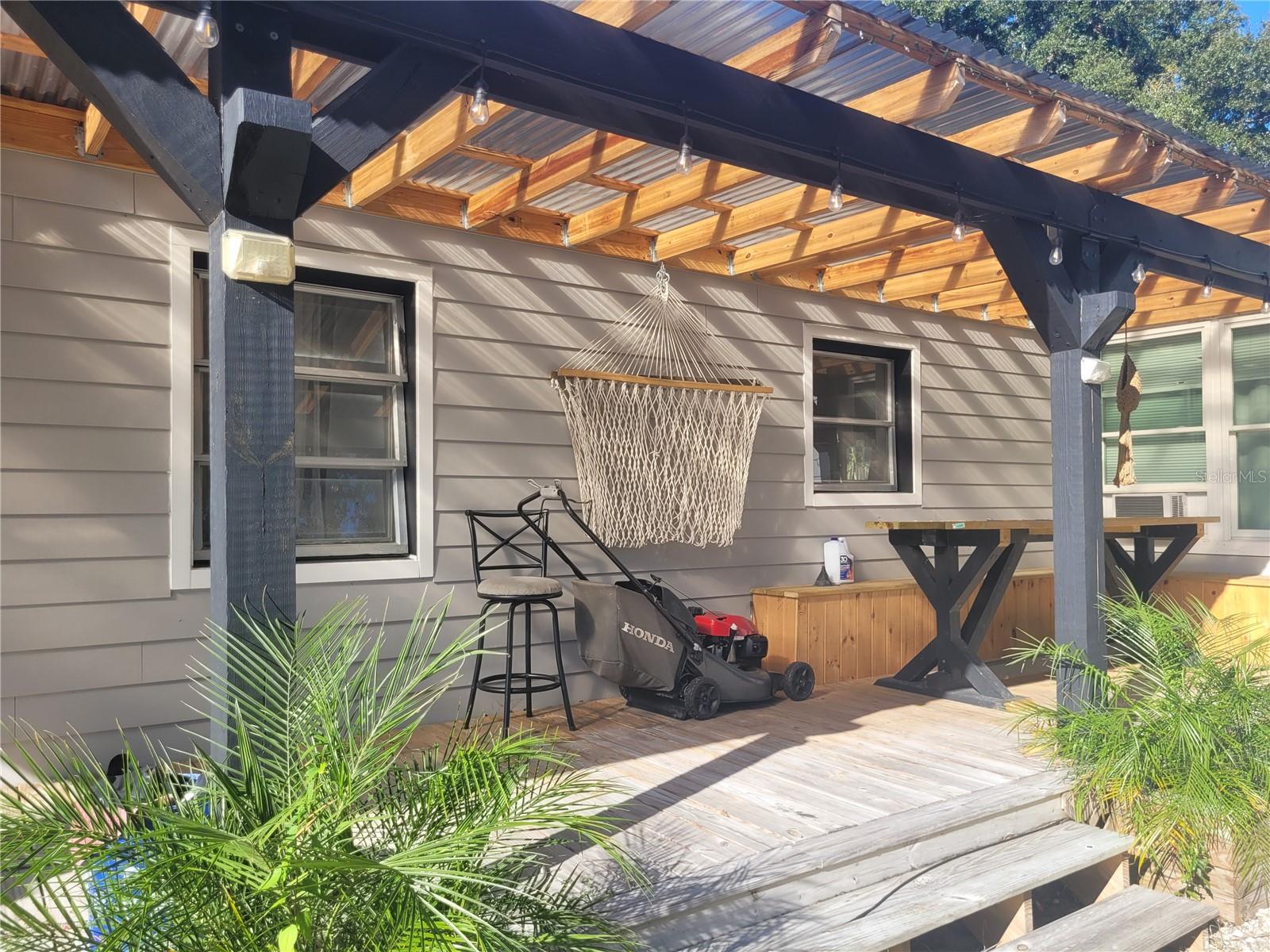 HICKORY HILL RETREATS UNIT 03 - Residential