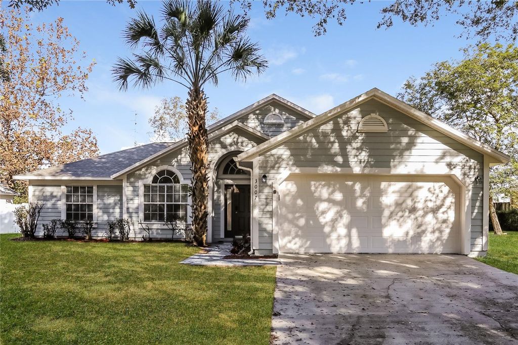 Photo of 3007 E Beaumont Lane, Eustis, FL 32726 (MLS # O6367813)