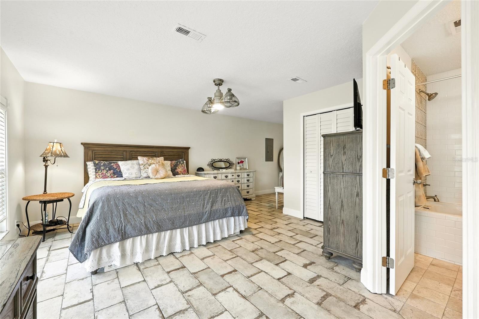 ANTONIO HUERTAS GRANT SUB - Residential