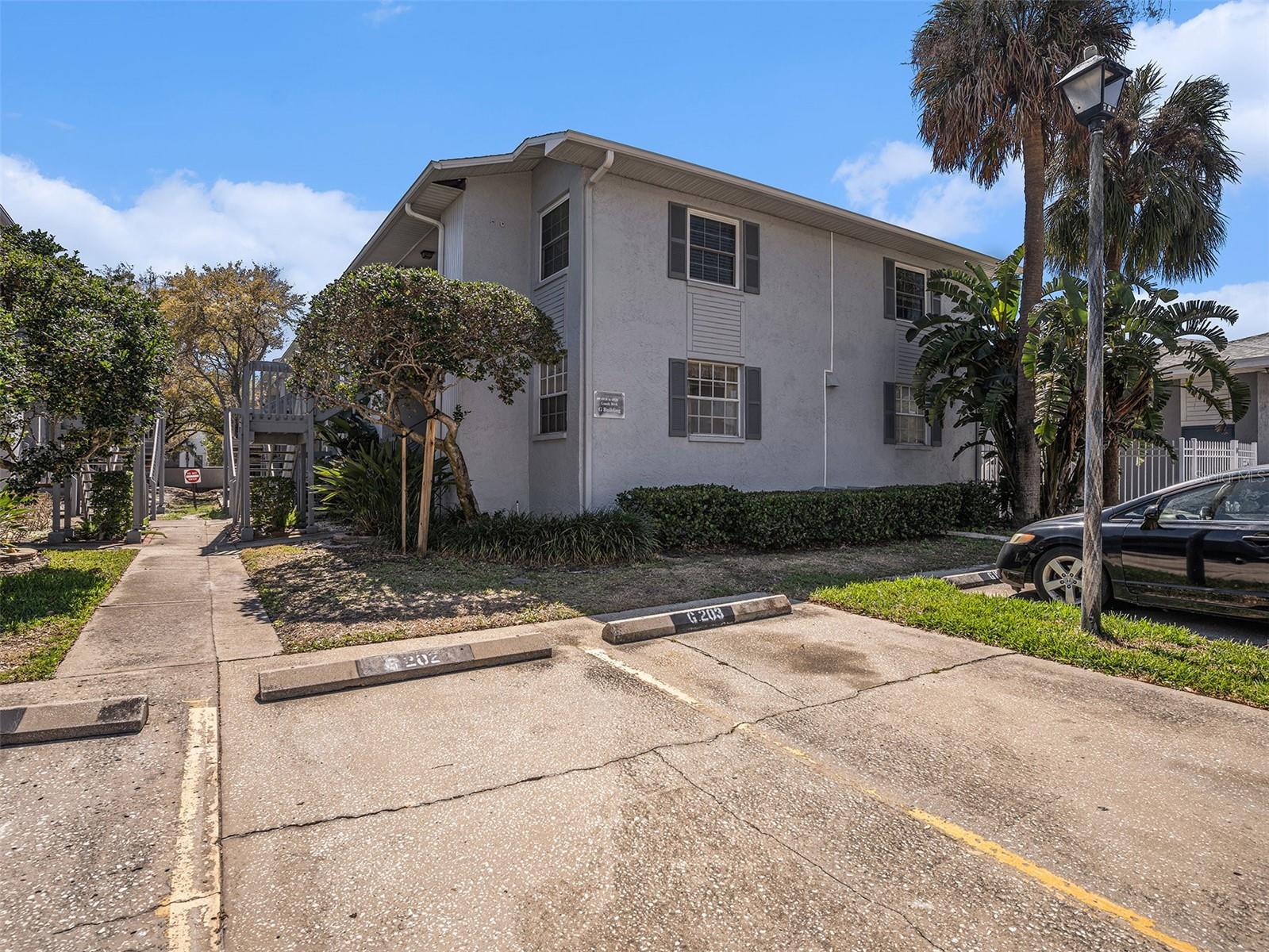 4928 W GANDY BOULEVARD G203