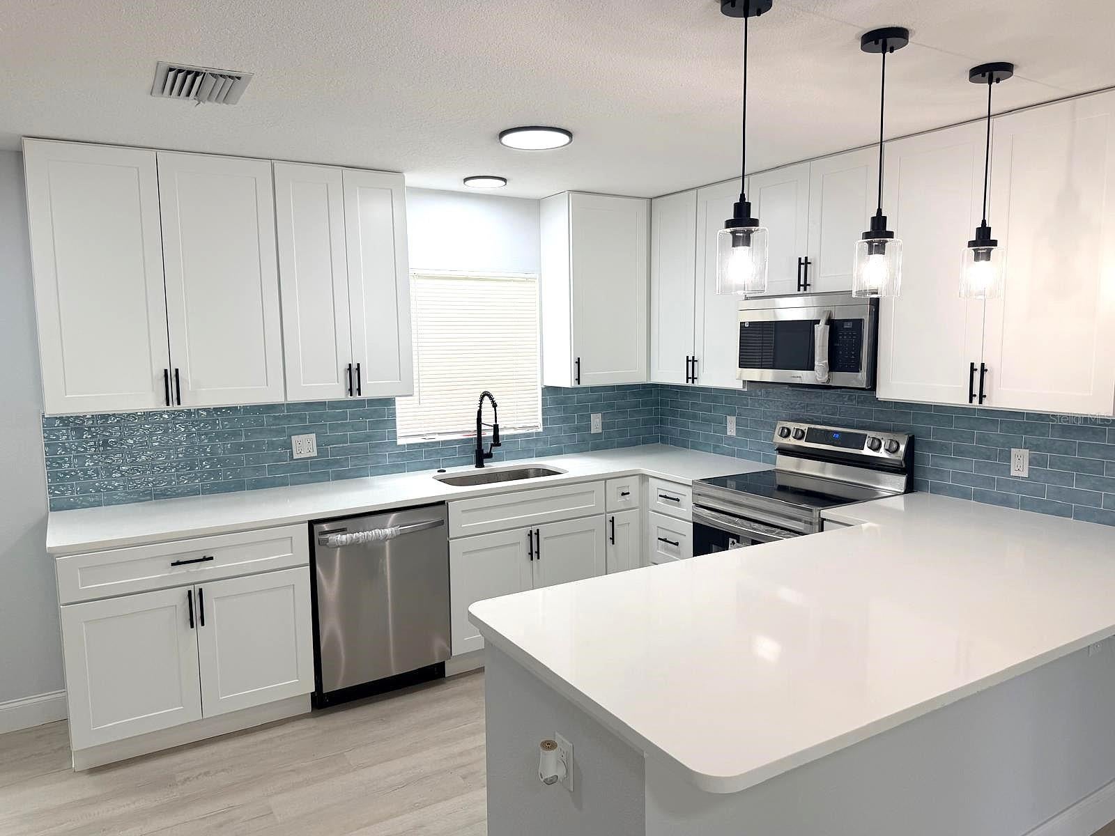 445 NW 10TH AVENUE