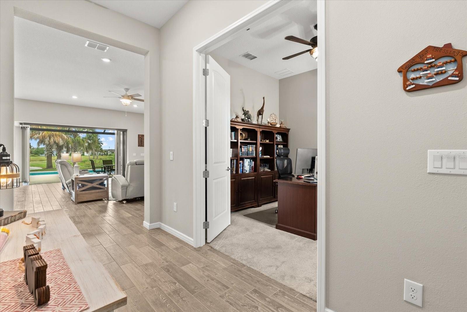 8510 COASTAL PALMS GLEN