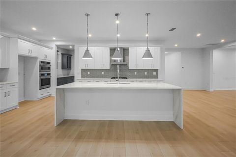 Tiny photo for 1615 Bellagio Loop, Tavares, FL 32778 (MLS # W7887481)