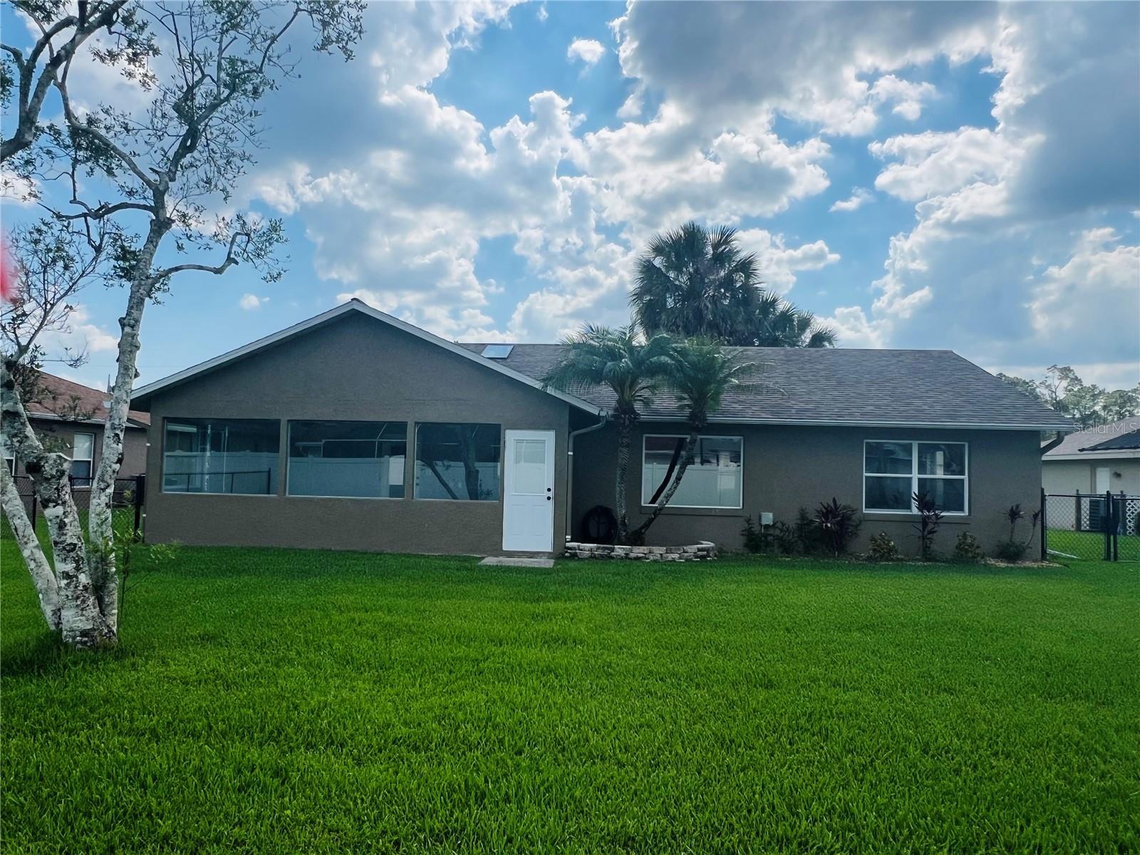 5 WESTGLEN LANE
