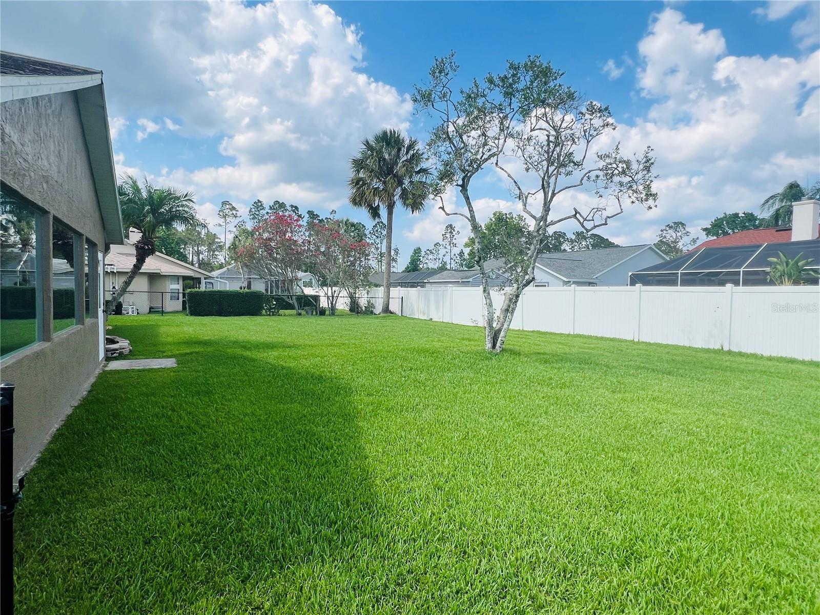 5 WESTGLEN LANE