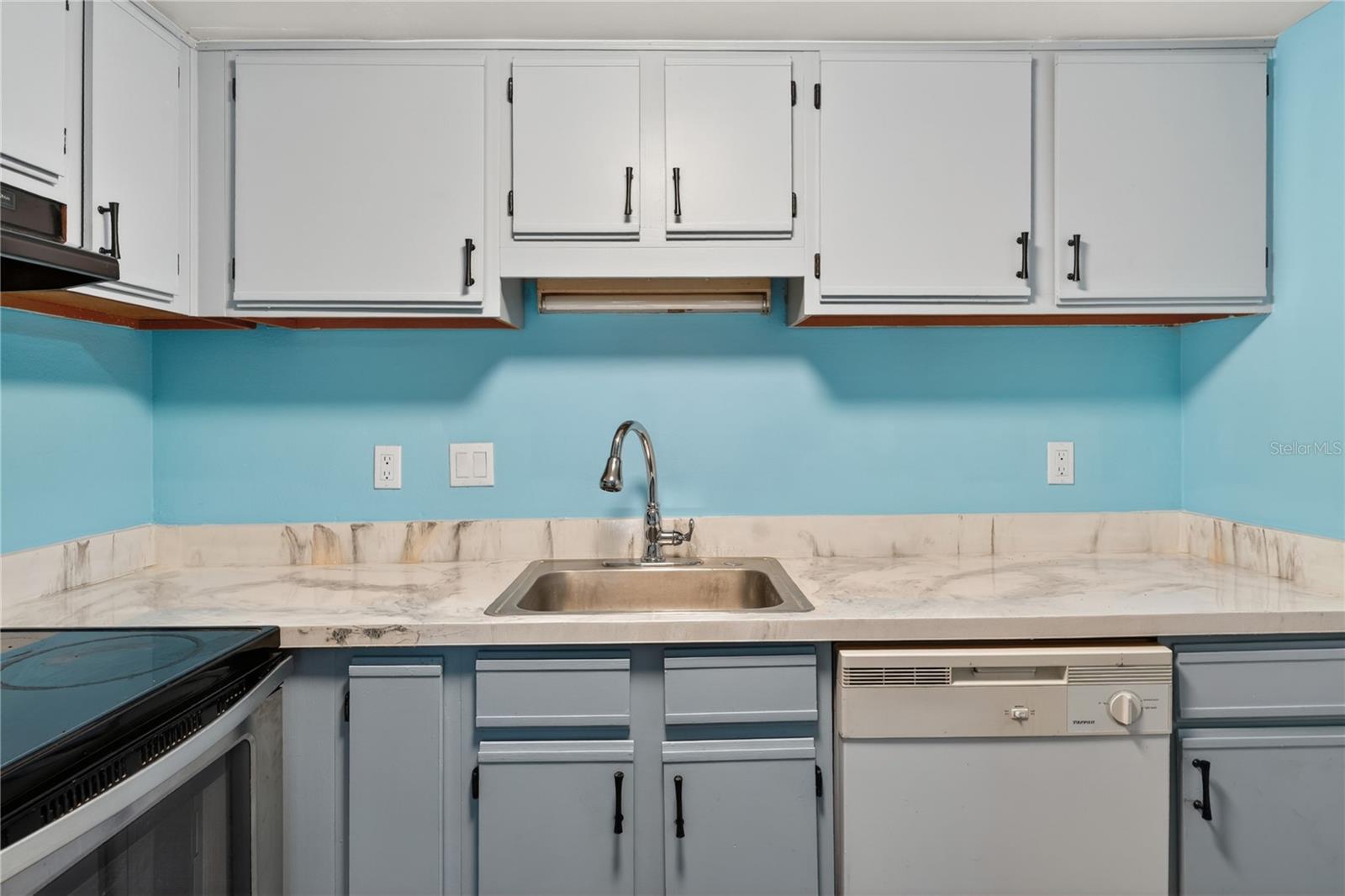 AVALON CONDO - Residential