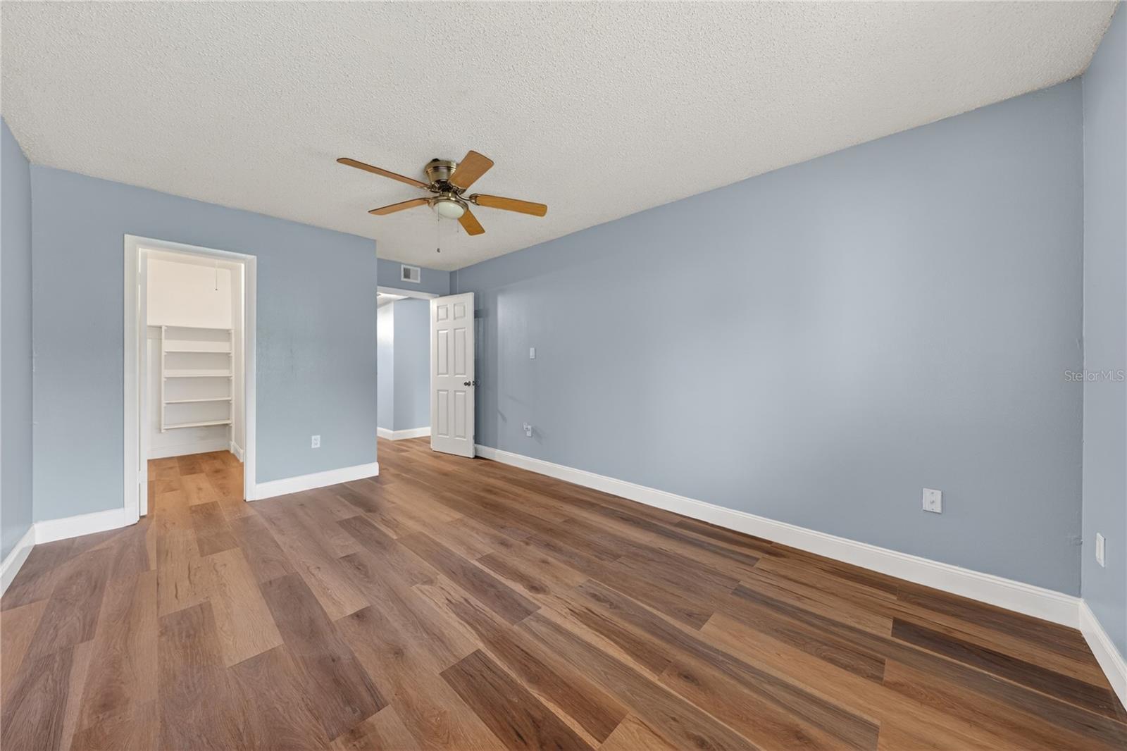 AVALON CONDO - Residential