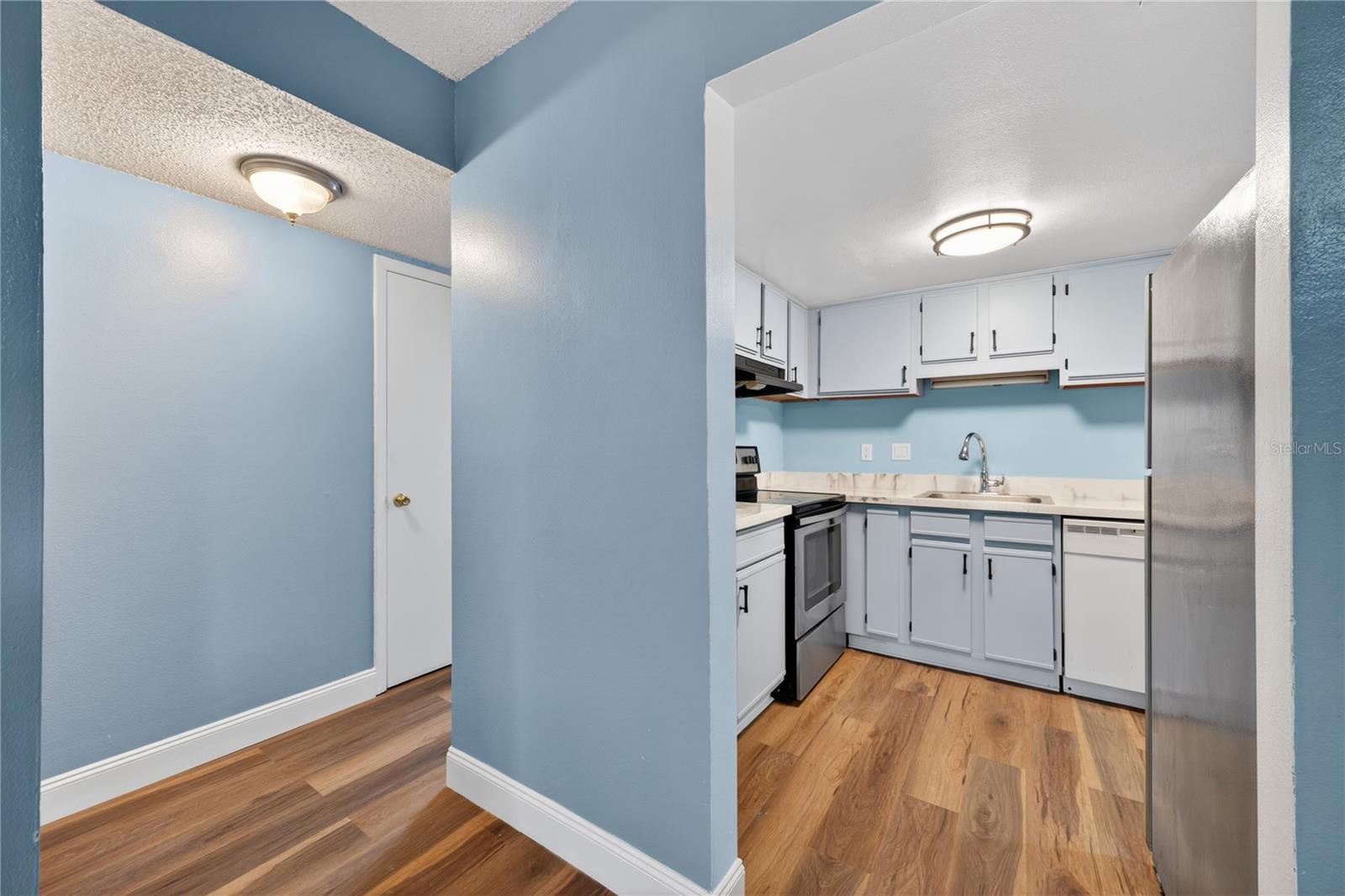 AVALON CONDO - Residential