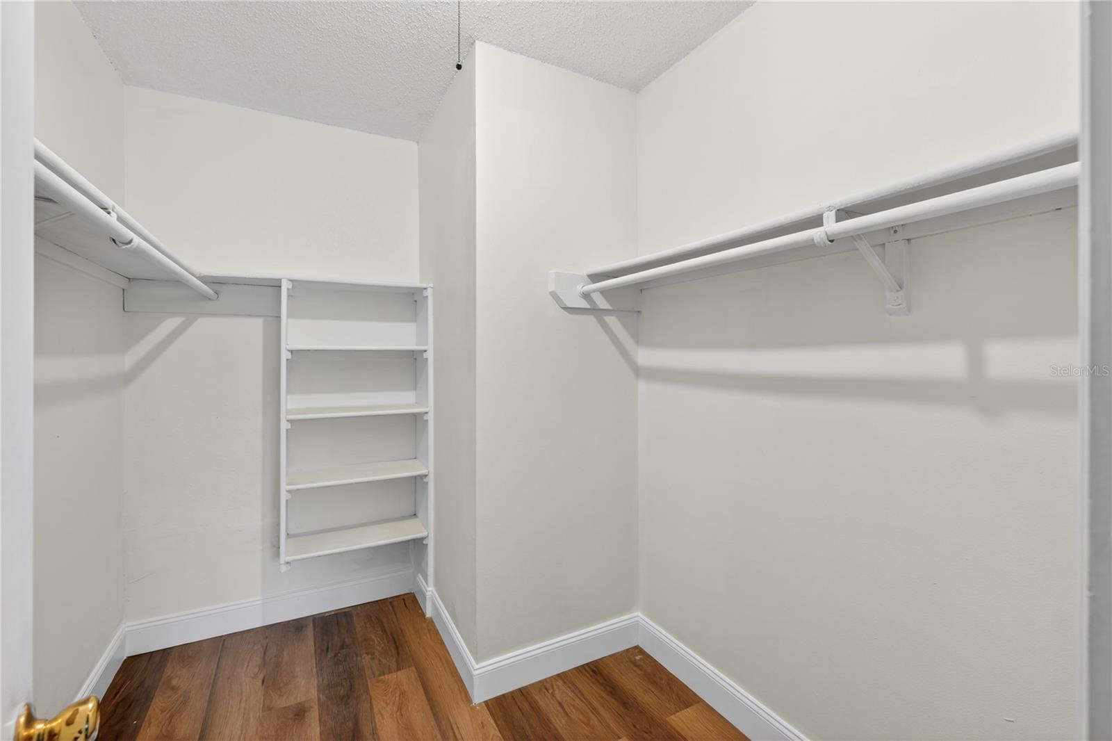 AVALON CONDO - Residential
