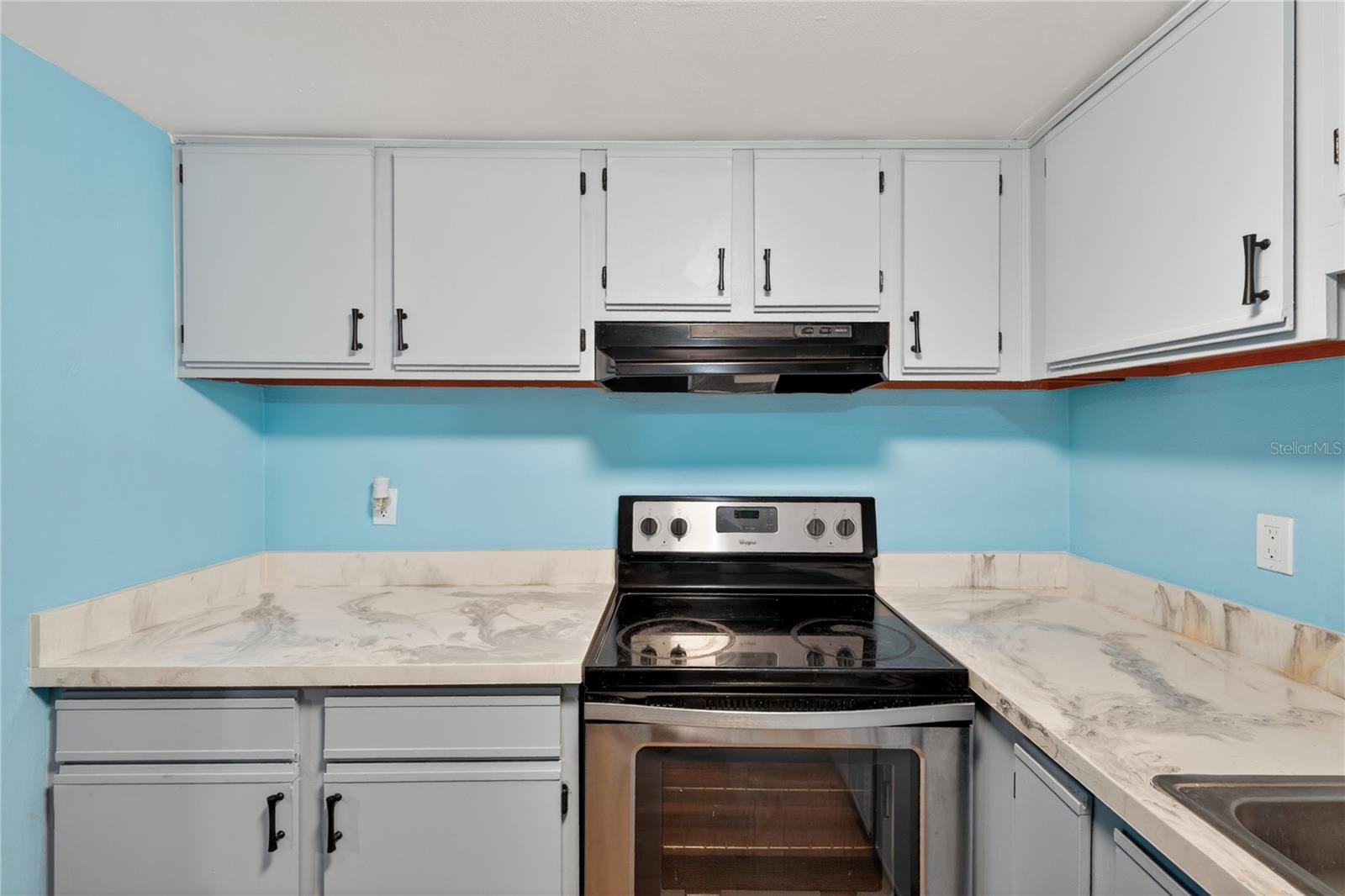 AVALON CONDO - Residential