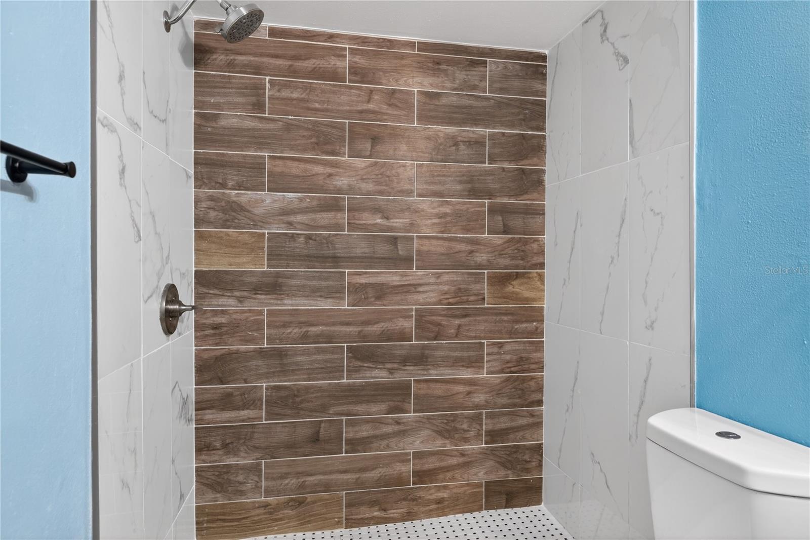 AVALON CONDO - Residential