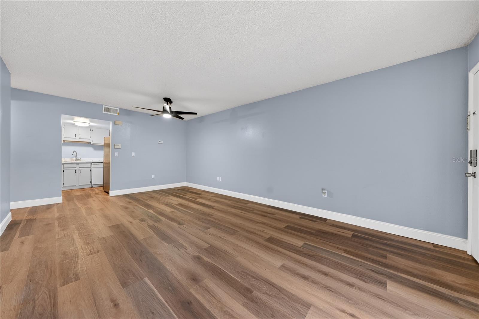 4205 S. SEMORAN BLVD 11