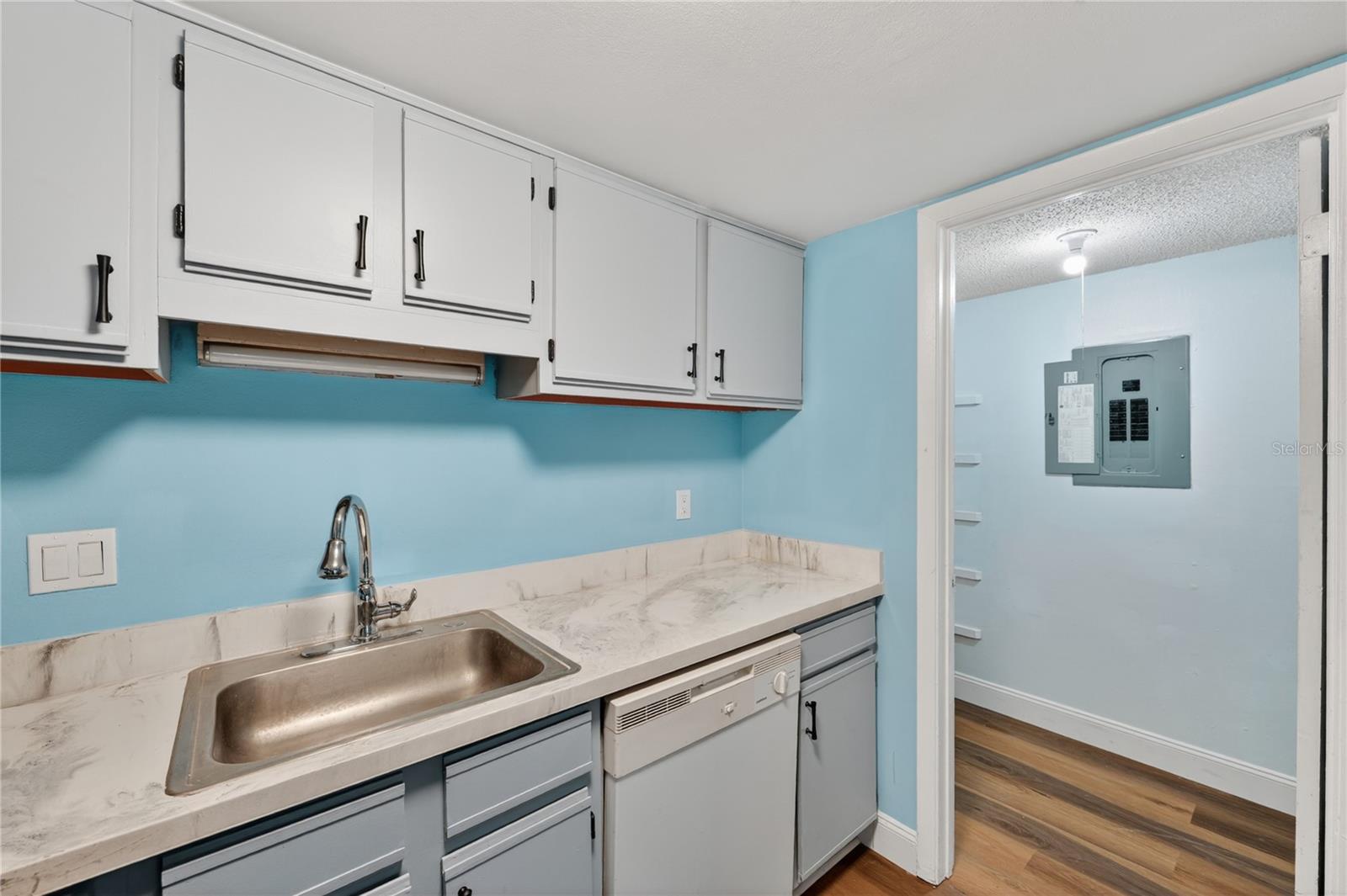 AVALON CONDO - Residential