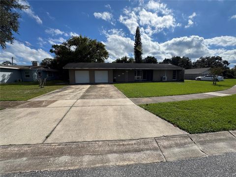 Photo of 305 Tangerine Drive, Sanford, FL 32771 (MLS # O6356179)