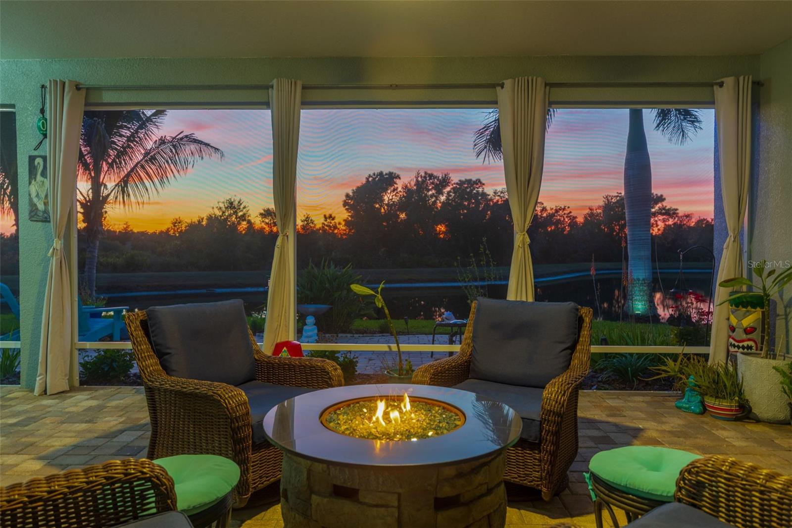 AVALON PARK - Residential