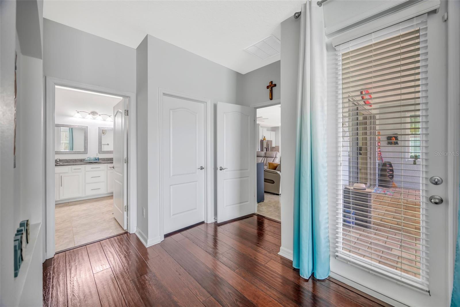 AVALON PARK - Residential