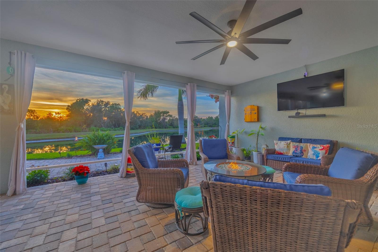 AVALON PARK - Residential