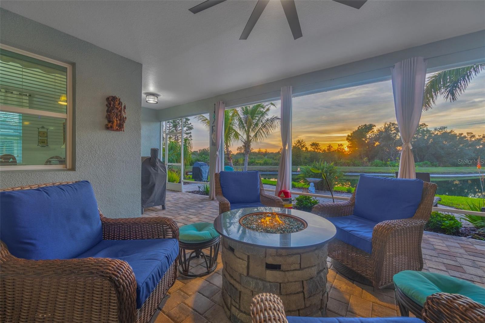 AVALON PARK - Residential