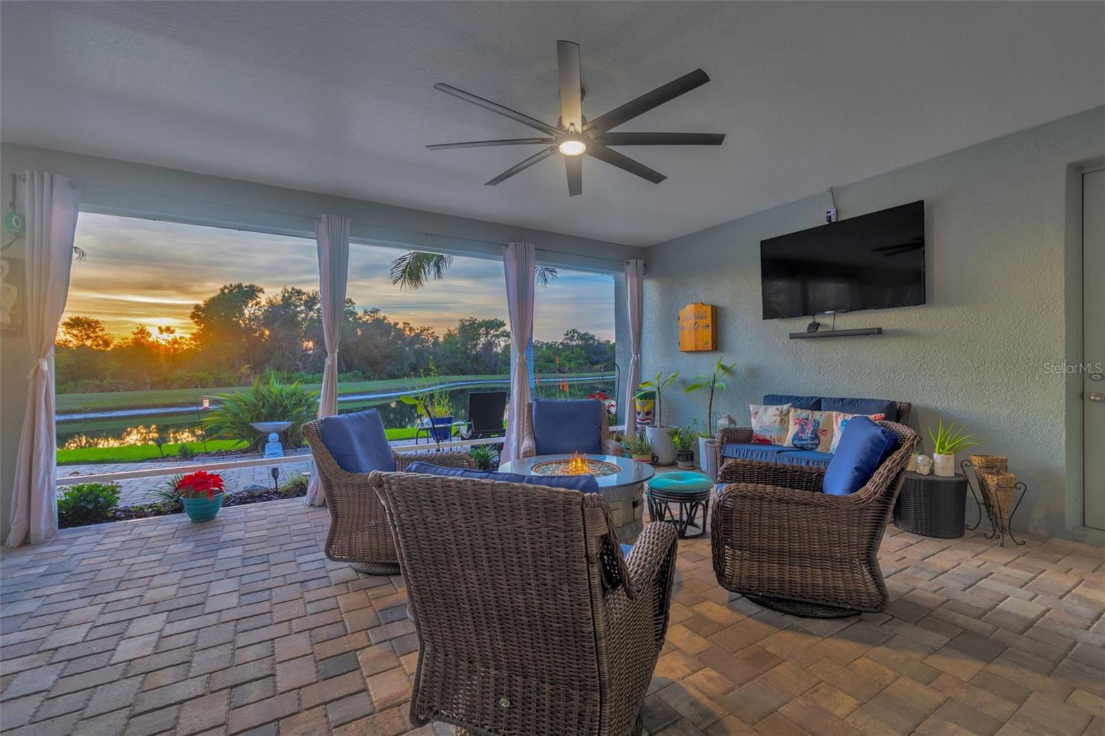 AVALON PARK - Residential