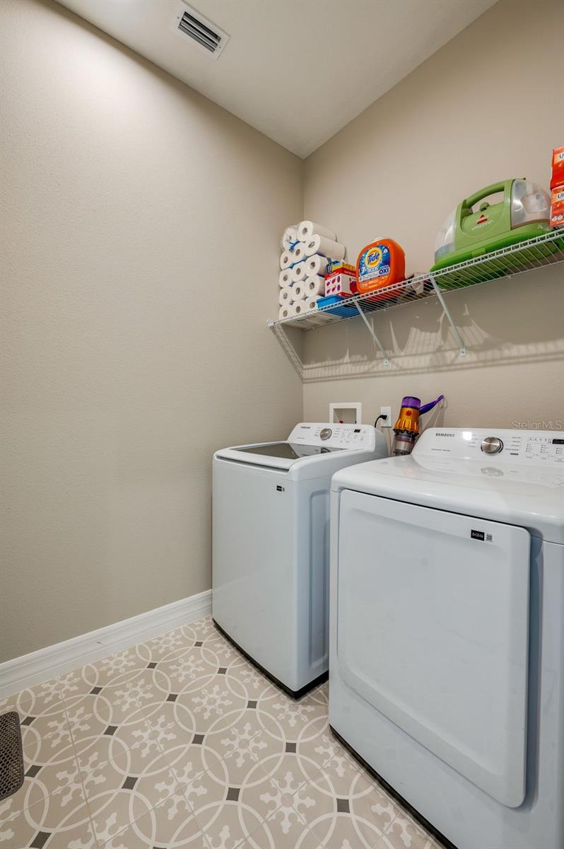 RESREVE/VICTORIA PH 2 - Residential