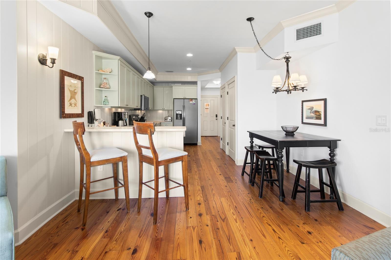 MAINSAIL BEACH INN - Residential