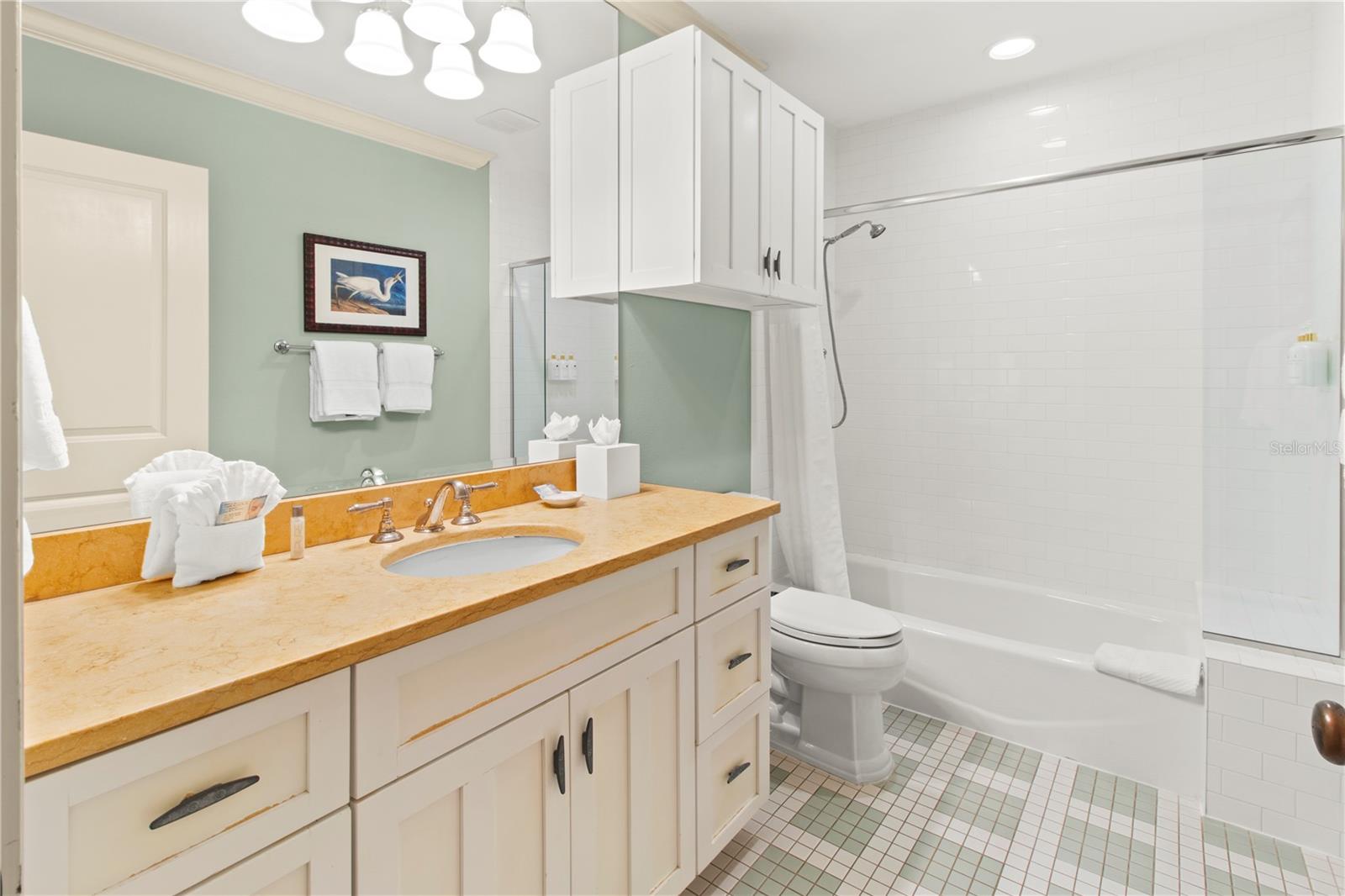 MAINSAIL BEACH INN - Residential