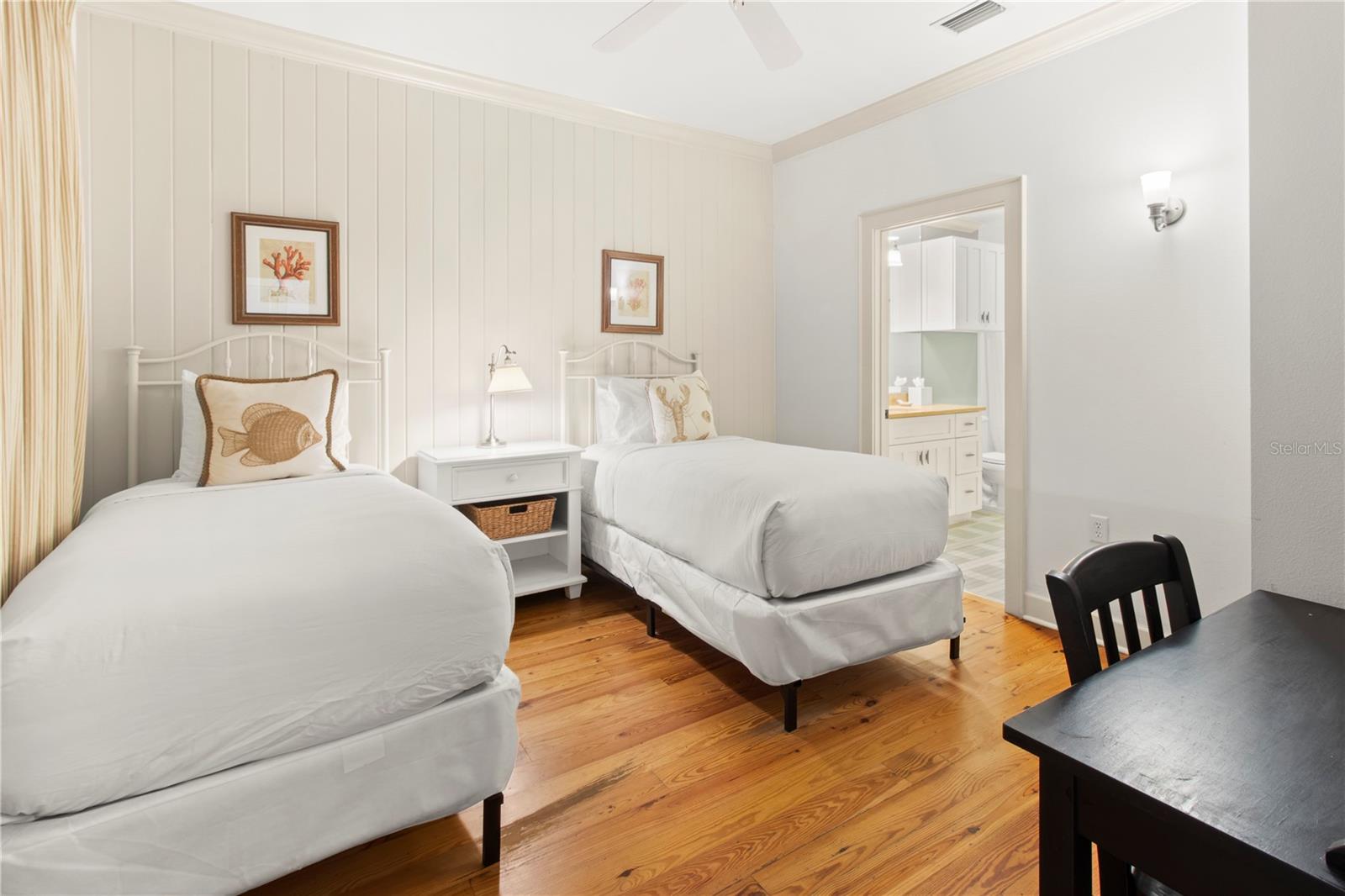 MAINSAIL BEACH INN - Residential