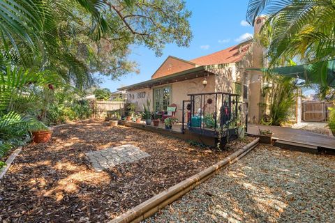 2027 16TH STREET N ST PETERSBURG FL 33704