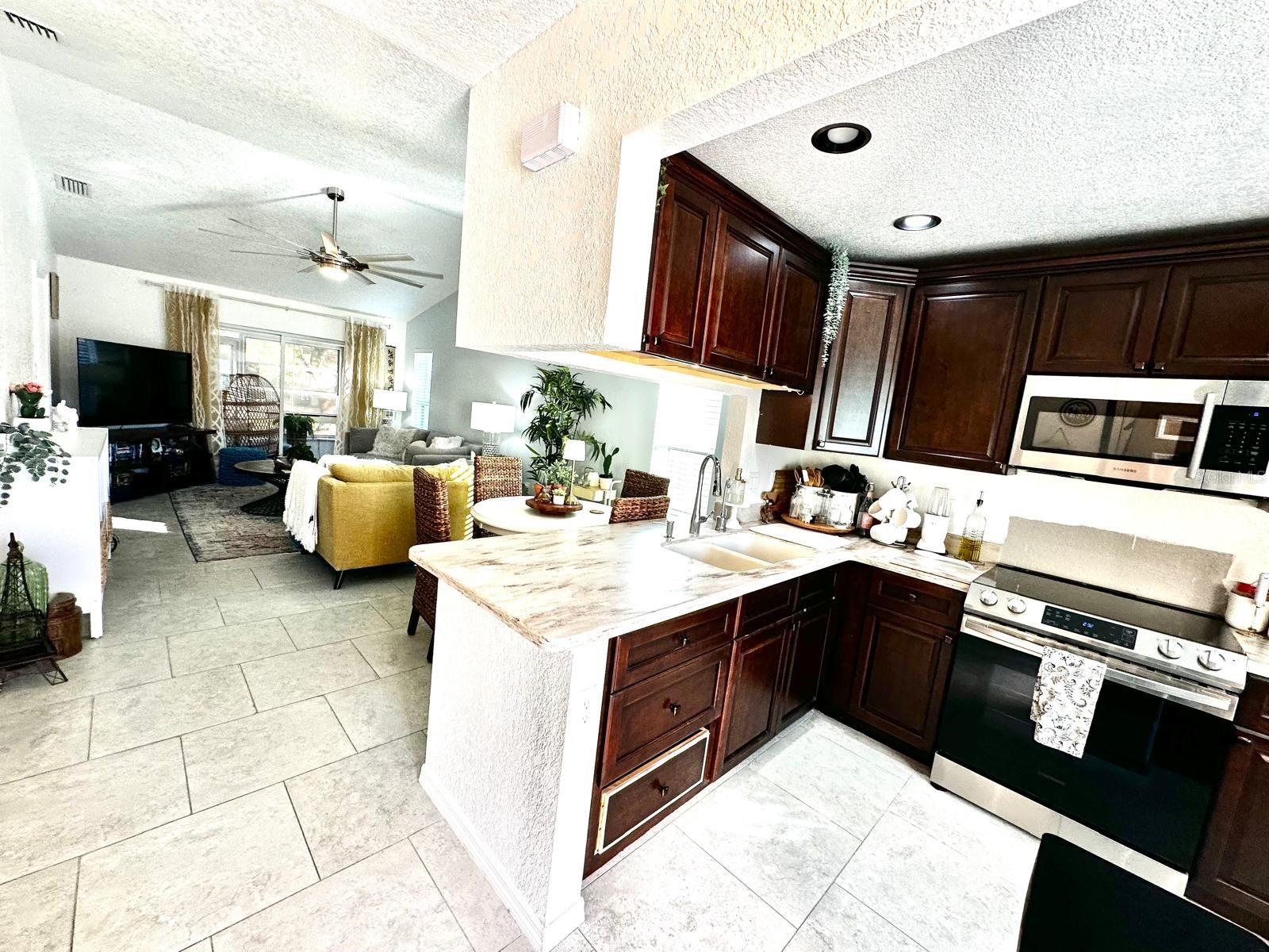 SUNRISE SQUARE VILLAS - Residential