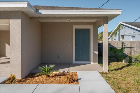 A home in LAKELAND