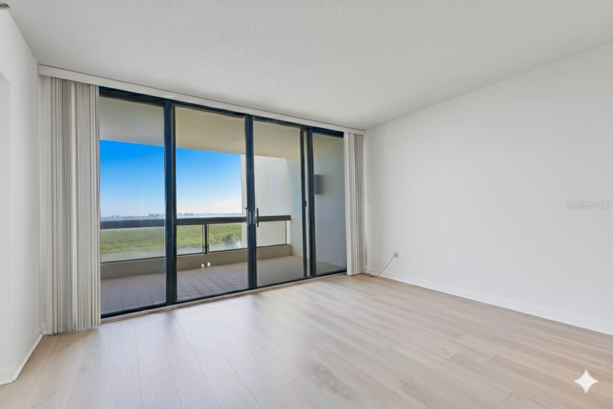 1930 HARBOURSIDE DRIVE 142