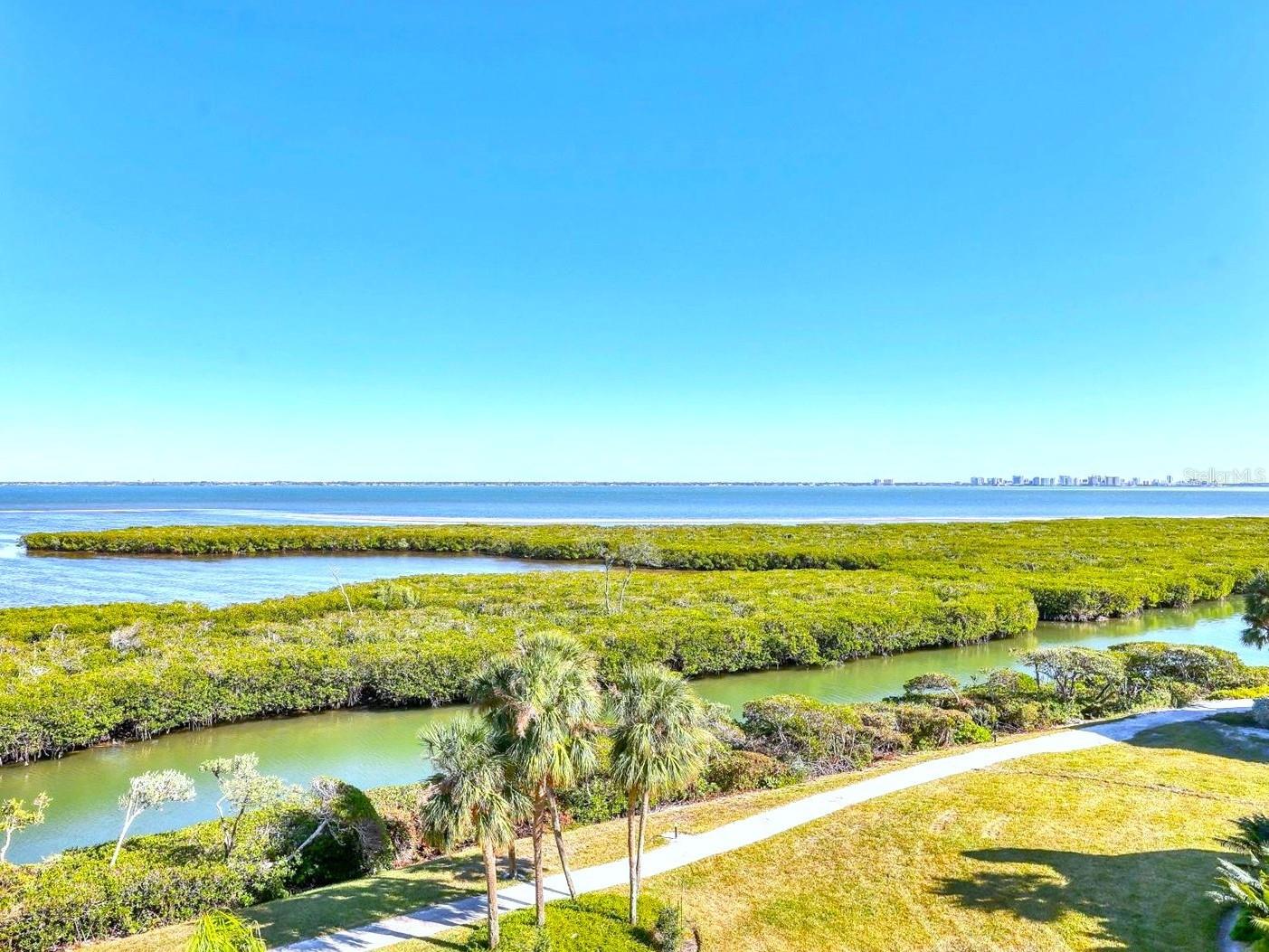 1930 HARBOURSIDE DRIVE 142