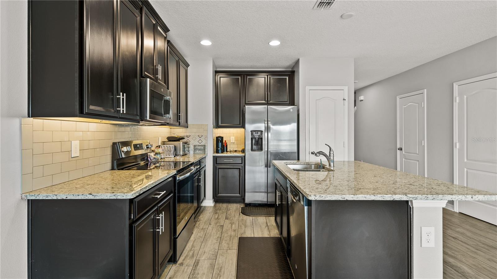 1283 FLOWING TIDE DRIVE