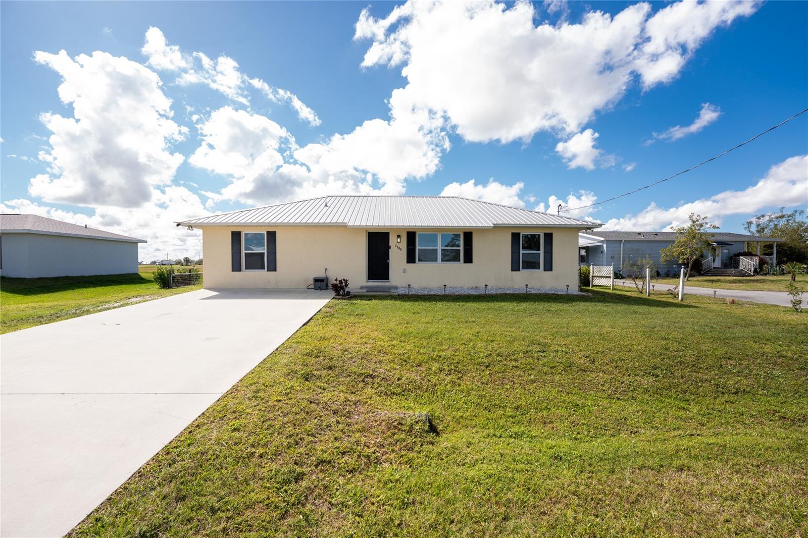 SUNNY BREEZE HARBOR - Residential