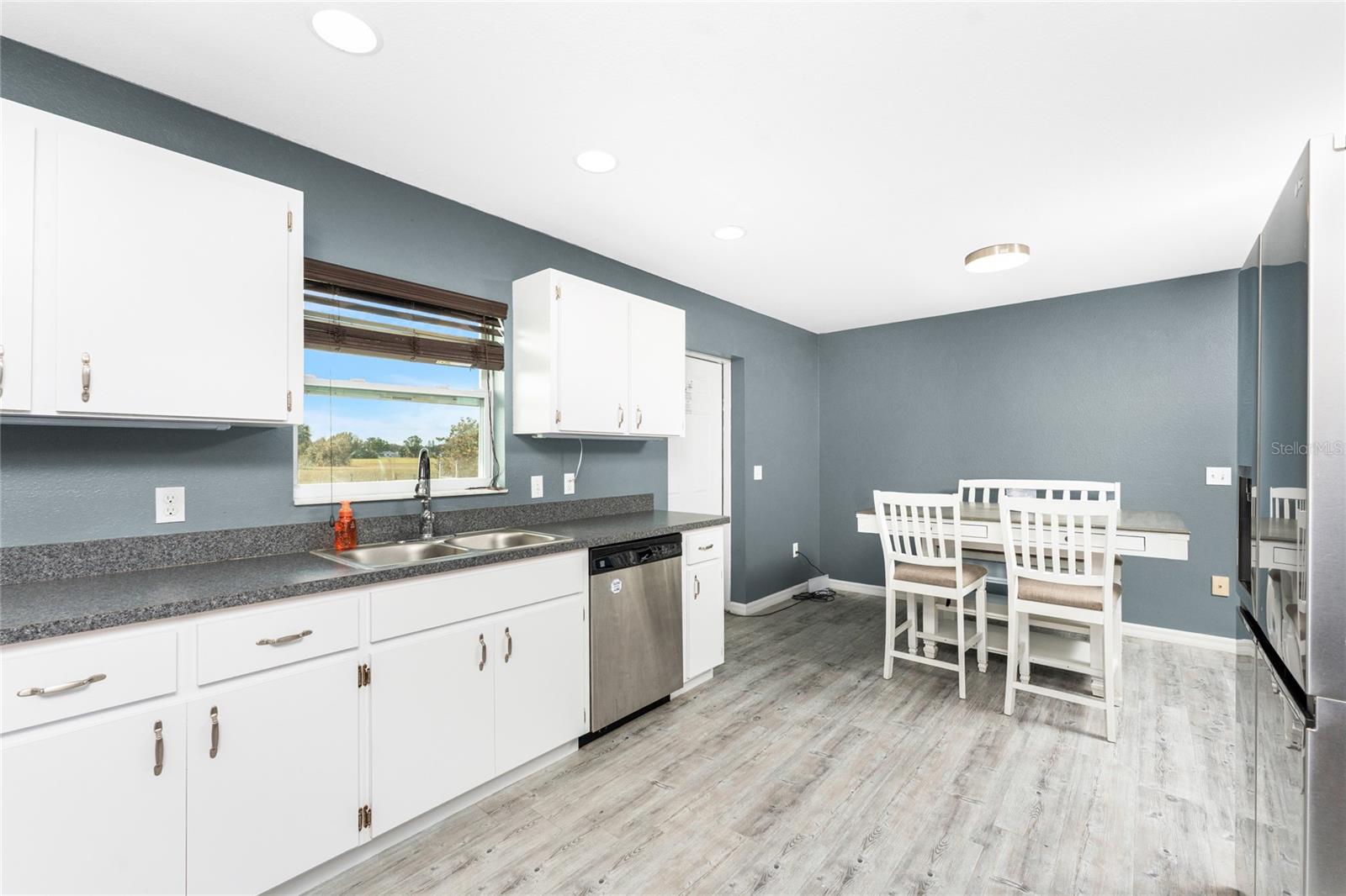 SUNNY BREEZE HARBOR - Residential