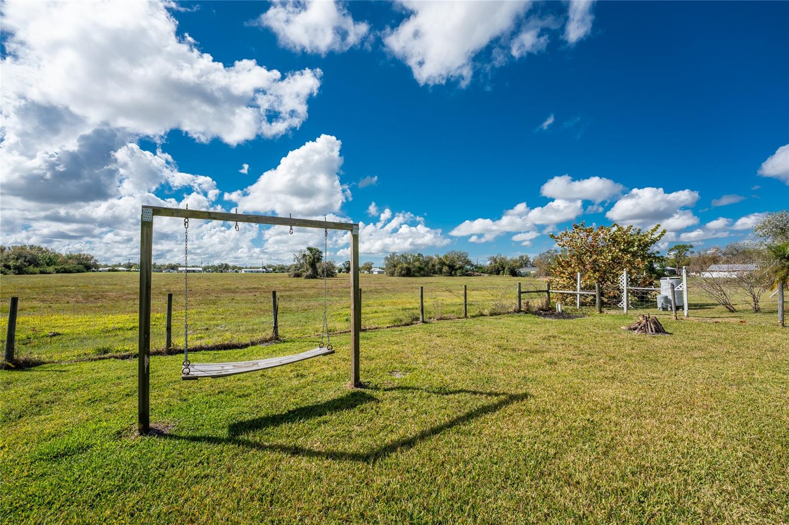 SUNNY BREEZE HARBOR - Residential